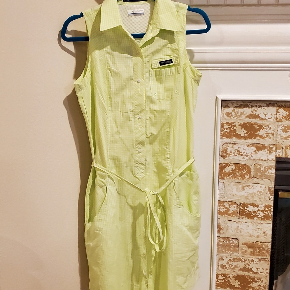 Columbia Sleeveless, vented back dress
